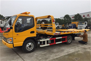 泾阳哪里有拖车服务